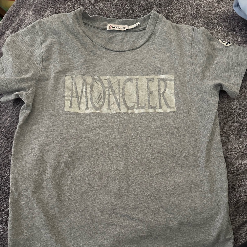 Moncler t shirt size 6